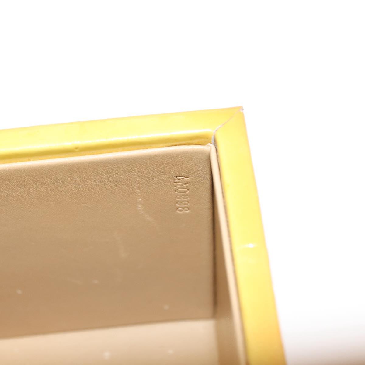 LOUIS VUITTON Monogram Vernis Bleecker Cosmetic Pouch Beige M91002 Auth SW1727