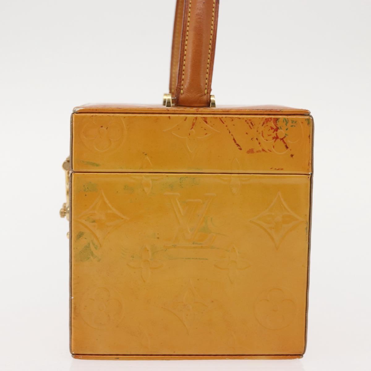 LOUIS VUITTON Monogram Vernis Bleecker Cosmetic Pouch Beige M91002 Auth SW1727