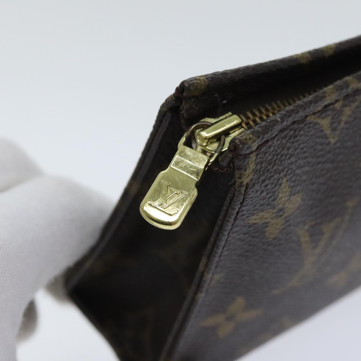 LOUIS VUITTON Monogram Poche Toilette 15 Pouch M47546 LV Auth th5308