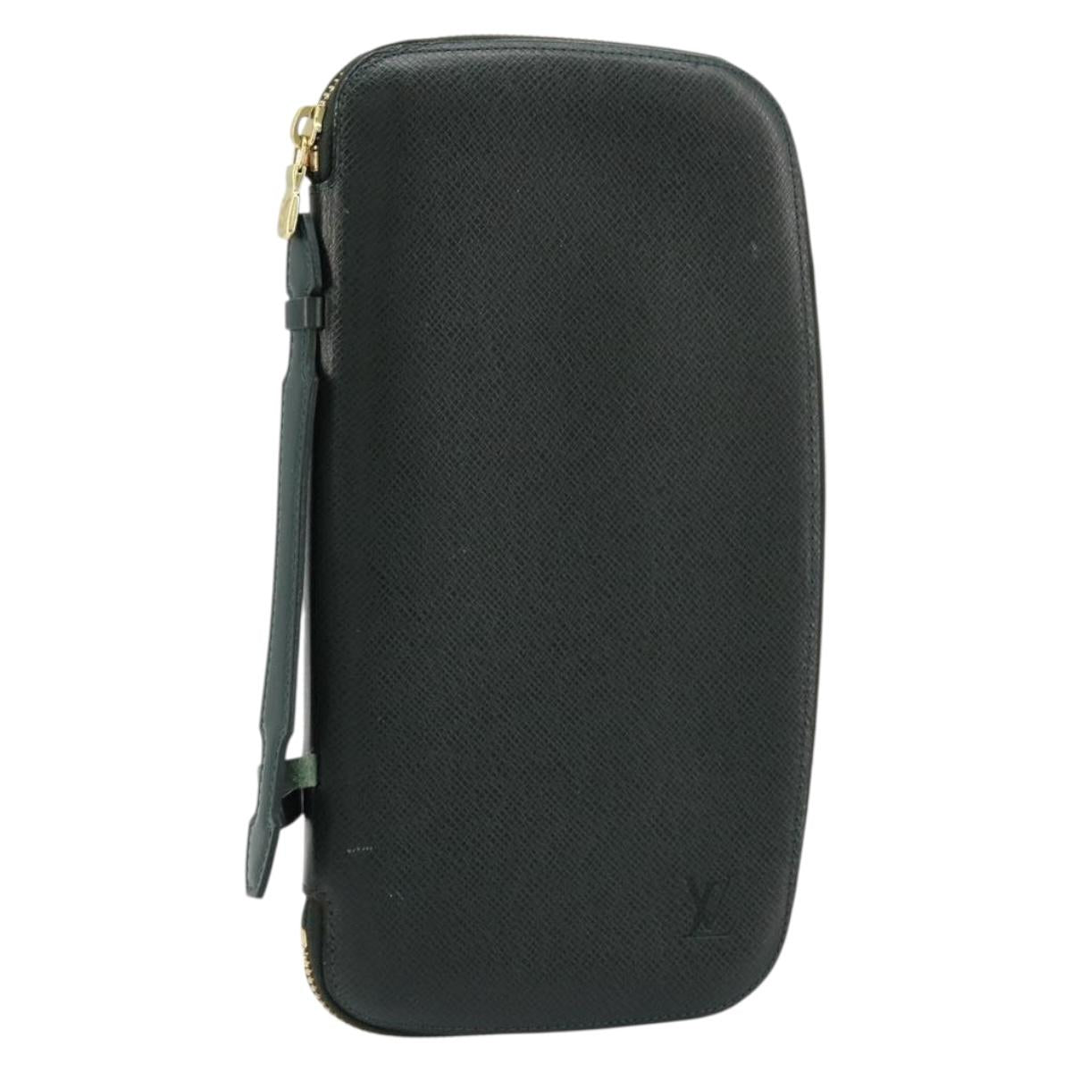 LOUIS VUITTON Taiga Organizer Atholl Travel Case Epicea M30654 LV Auth th5468