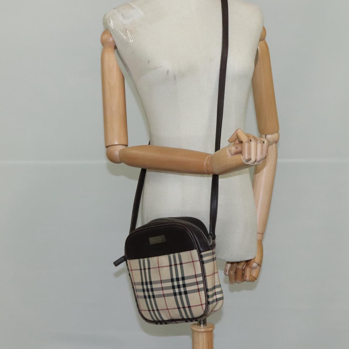 BURBERRY Nova Check Shoulder Bag Canvas Beige Auth th5516