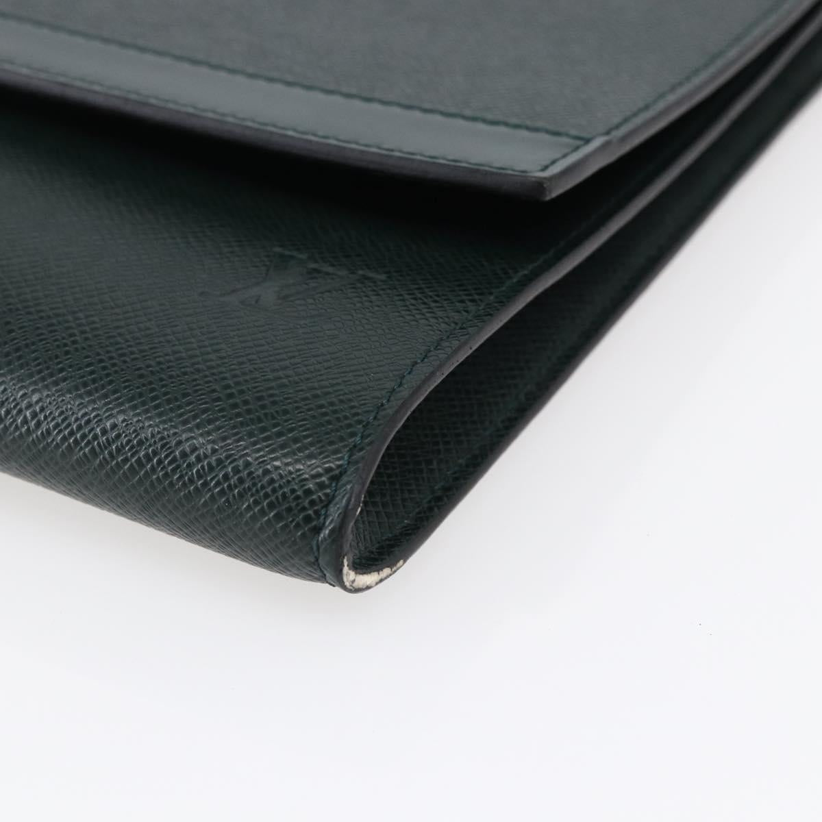 LOUIS VUITTON Taiga Leather Clutch Bag Epicea MI0924 LV Auth th6424