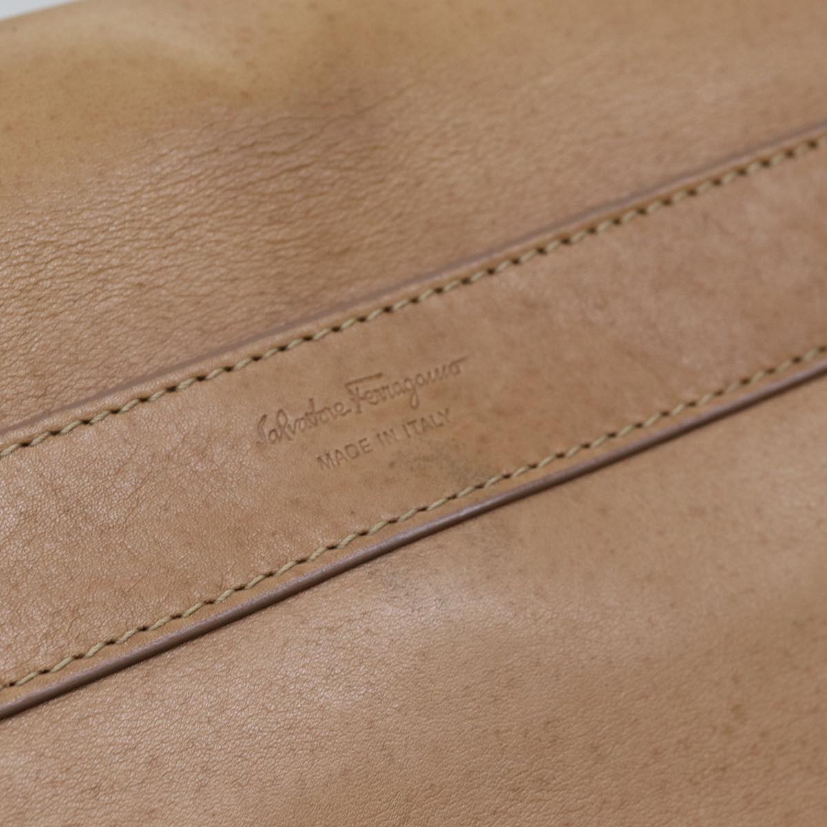 Salvatore Ferragamo Gancini Hand Bag Leather 2way Beige Auth ti1820