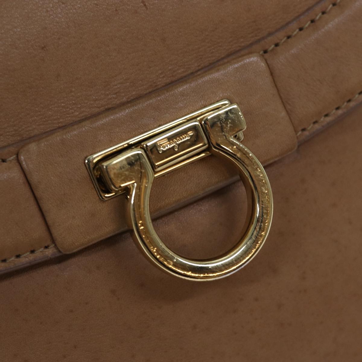 Salvatore Ferragamo Gancini Hand Bag Leather 2way Beige Auth ti1820