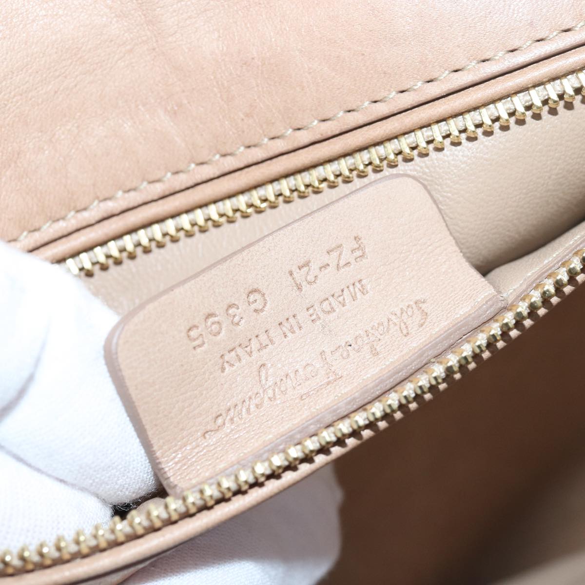 Salvatore Ferragamo Gancini Hand Bag Leather 2way Beige Auth ti1820