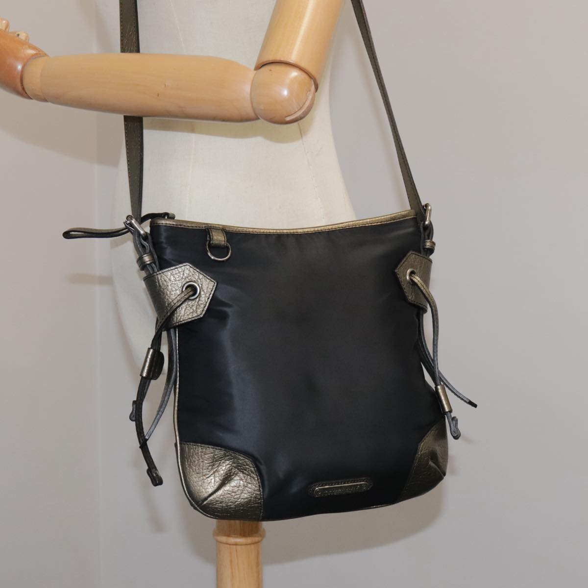 BURBERRY Shoulder Bag Nylon Leather Black Auth ti2478
