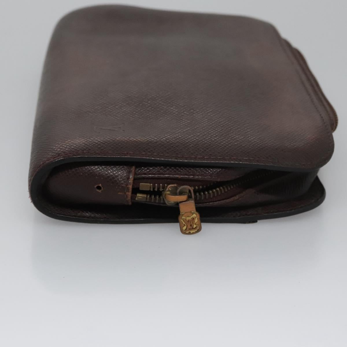 LOUIS VUITTON Taiga Baikal Clutch Bag Acajou M30186 LV Auth ti2637