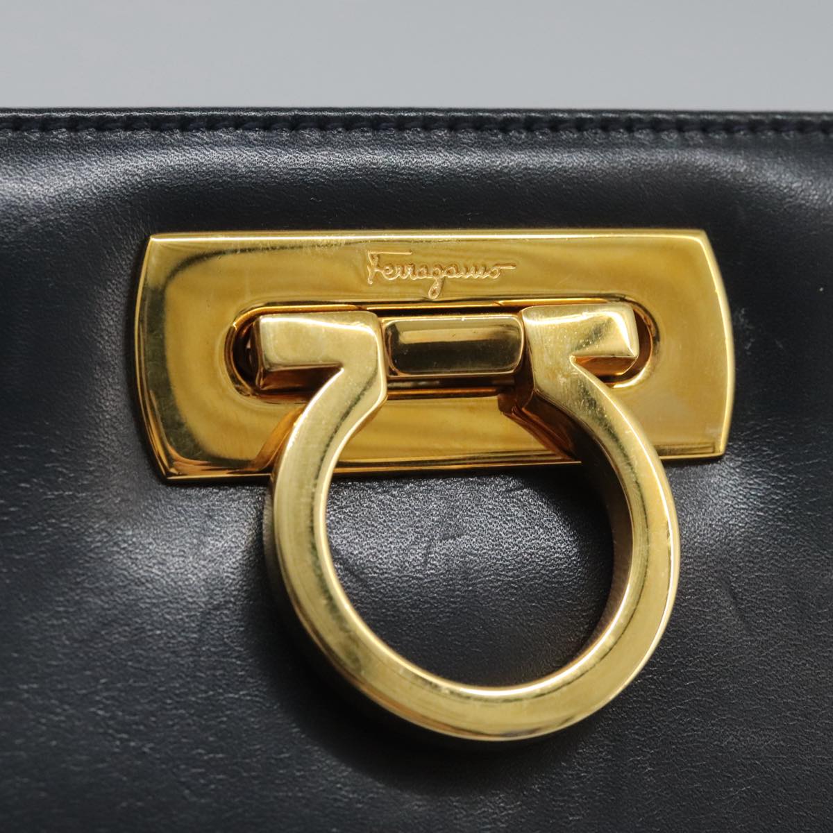 Salvatore Ferragamo Gancini Chain Shoulder Bag Leather Navy Auth yk12007