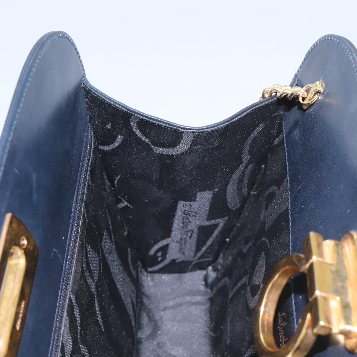 Salvatore Ferragamo Gancini Chain Shoulder Bag Leather Navy Auth yk12007