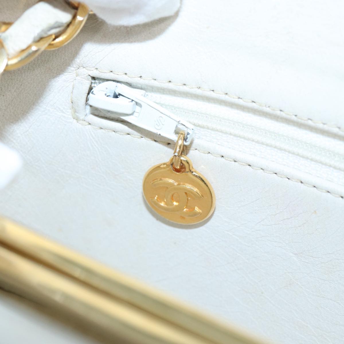 CHANEL V Stitch Chain Hand Bag Leather White CC Auth yk14103