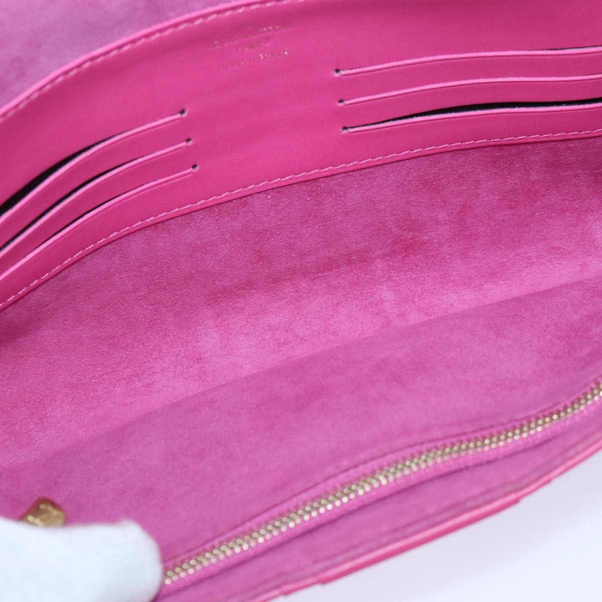 LOUIS VUITTON Monogram Pochette Courtney Bag Embossed leather Pink Auth yk14516SAV