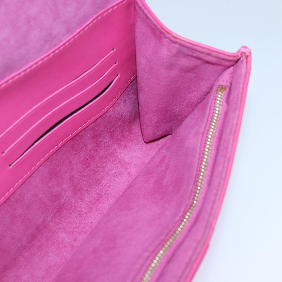 LOUIS VUITTON Monogram Pochette Courtney Bag Embossed leather Pink Auth yk14516SAV