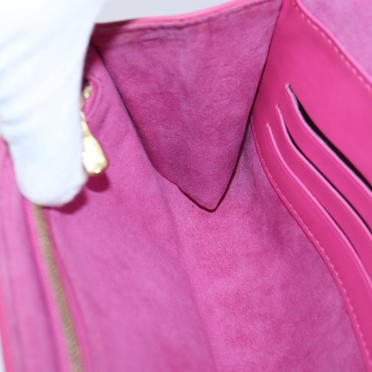 LOUIS VUITTON Monogram Pochette Courtney Bag Embossed leather Pink Auth yk14516SAV