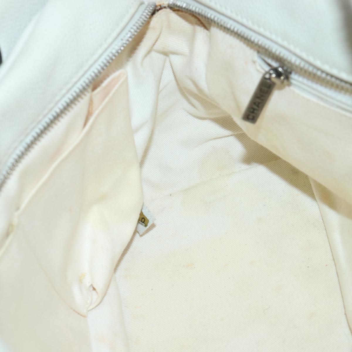 CHANEL Matelasse Chain Shoulder Bag Calf Skin White Silver CC Auth yk14601