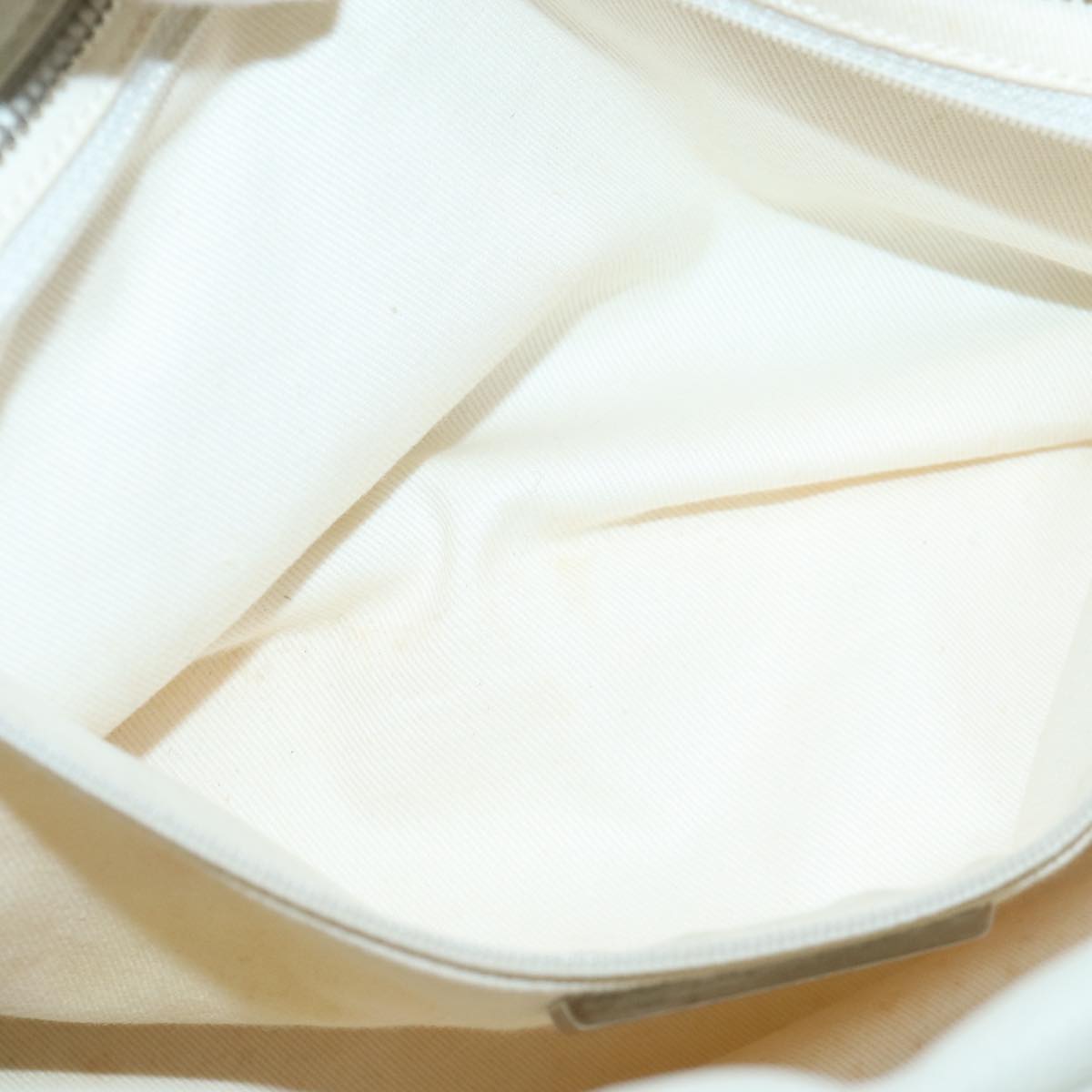 CHANEL Matelasse Chain Shoulder Bag Calf Skin White Silver CC Auth yk14601