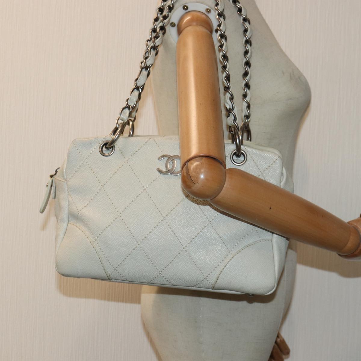 CHANEL Matelasse Chain Shoulder Bag Calf Skin White Silver CC Auth yk14601