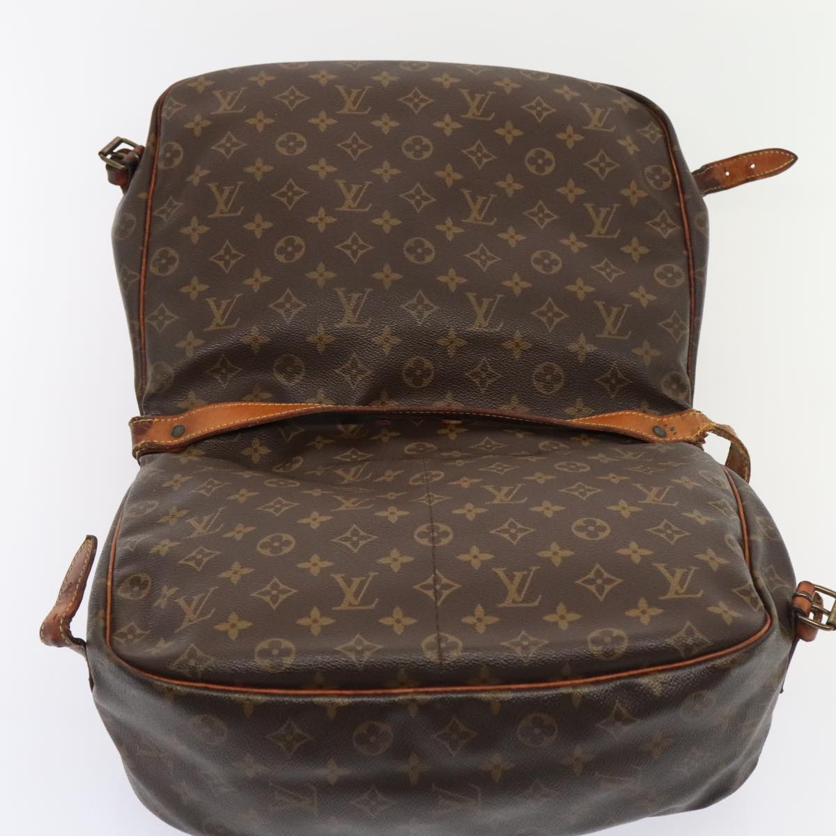 LOUIS VUITTON Monogram Saumur 35 Shoulder Bag M42254 LV Auth yk15414