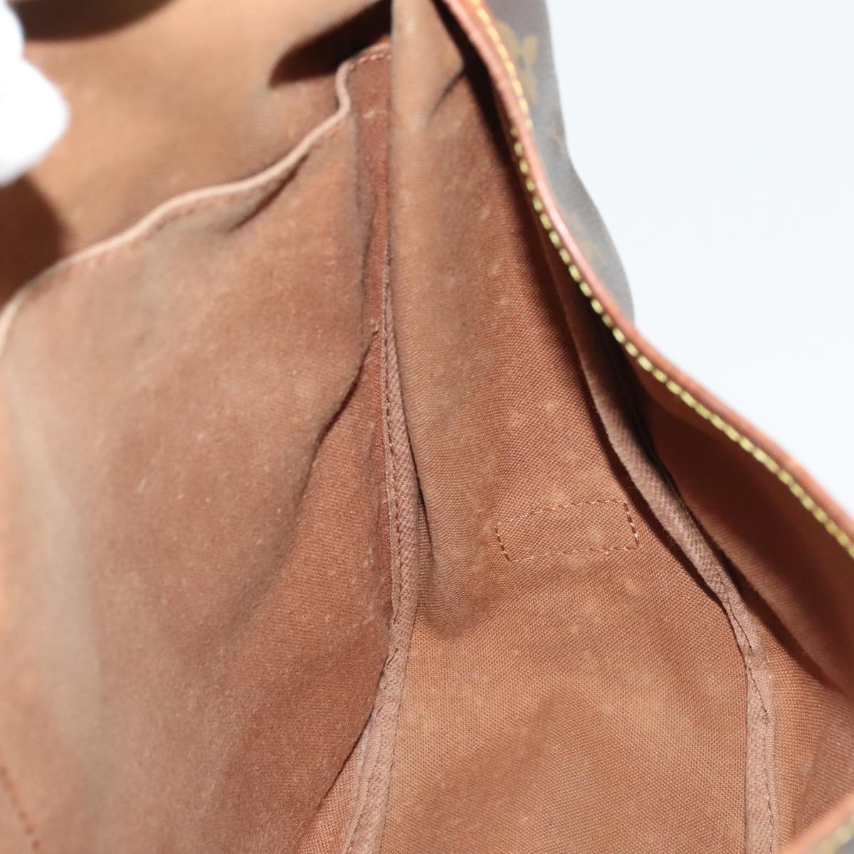 LOUIS VUITTON Monogram Saumur 35 Shoulder Bag M42254 LV Auth yk15414