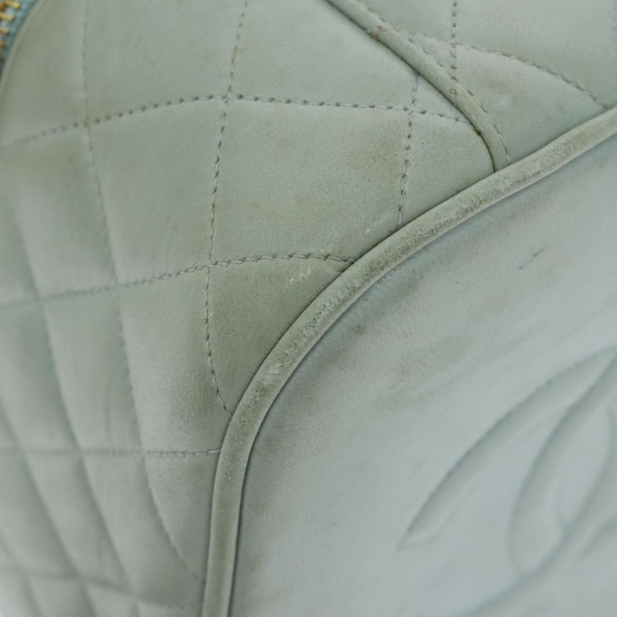 CHANEL Matelasse Vanity Cosmetic Pouch Lamb Skin Blue Gold CC Auth yk15445