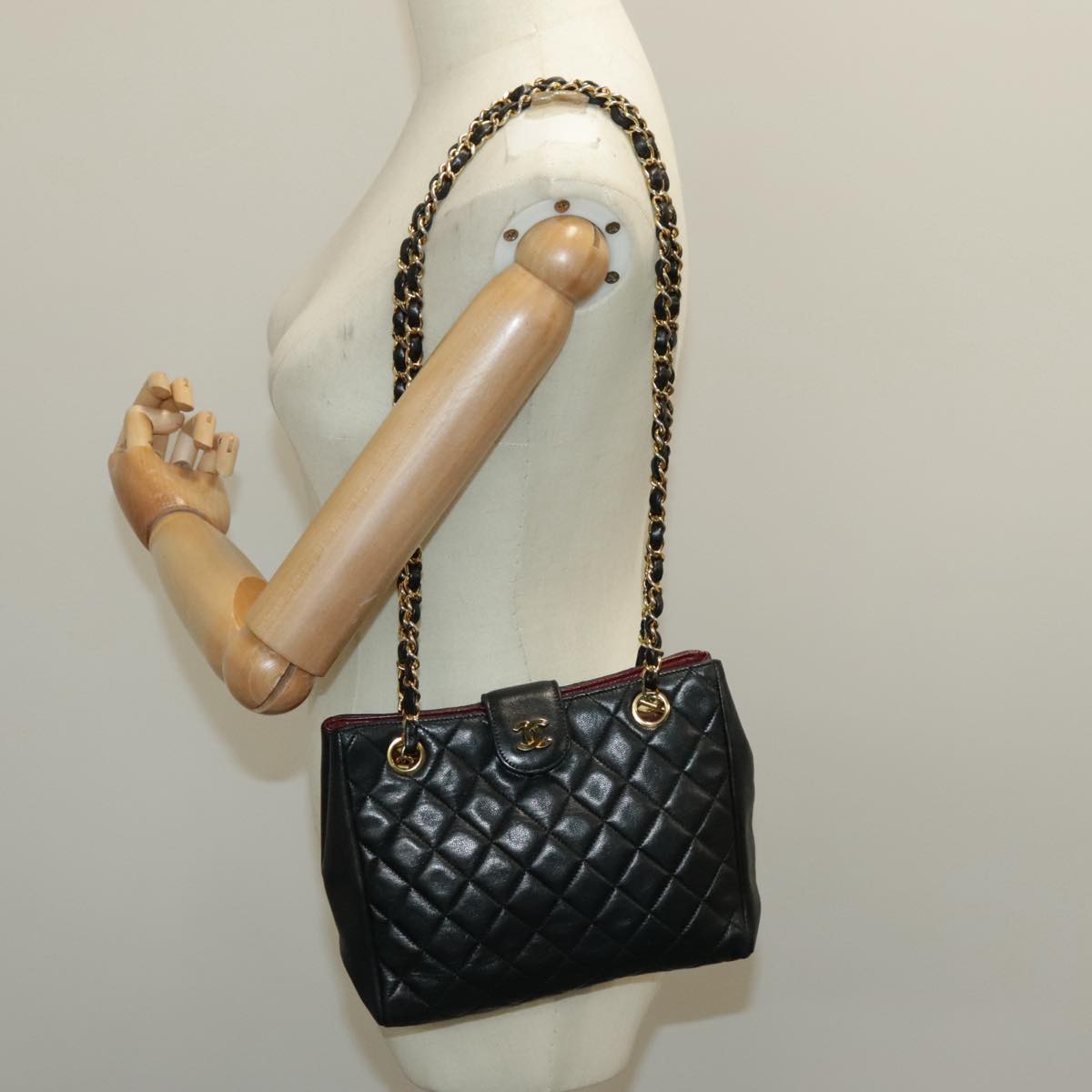 CHANEL Matelasse Chain Shoulder Bag Lamb Skin Black Gold CC Auth yk15615M