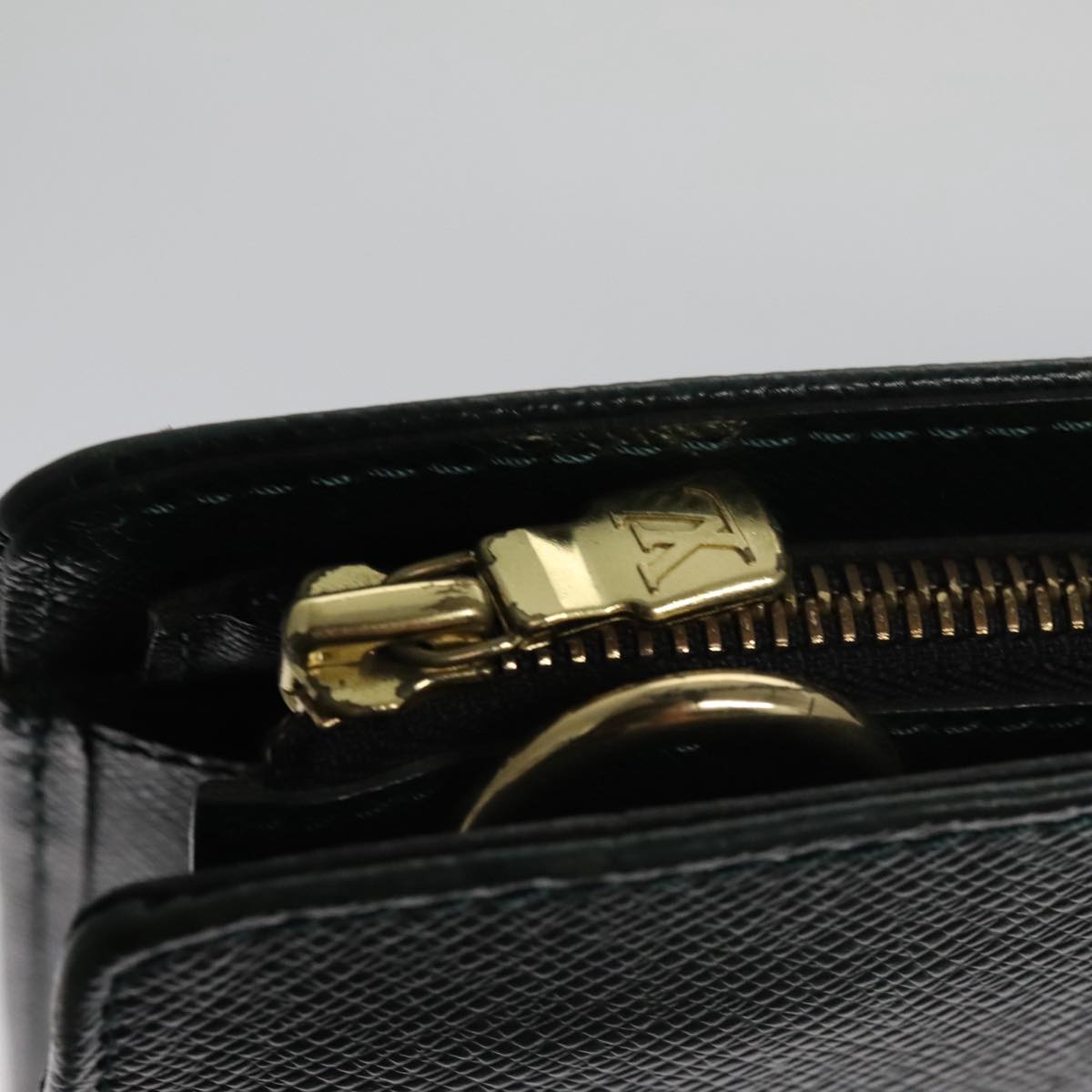 LOUIS VUITTON Taiga Porte Documents Rozan Bag Epicea M30054 LV Auth yk16241
