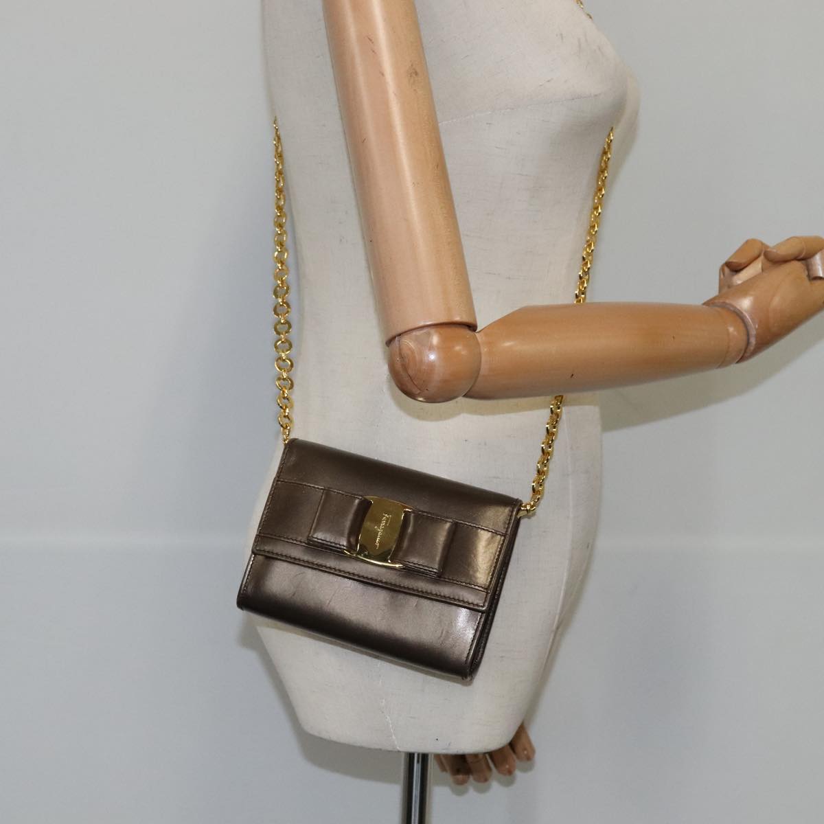 Salvatore Ferragamo Vala Chain Shoulder Bag Leather Brown Gold Auth yk16268