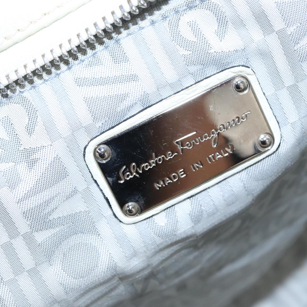 Salvatore Ferragamo Gancini Hand Bag Leather White Silver Auth yk16589