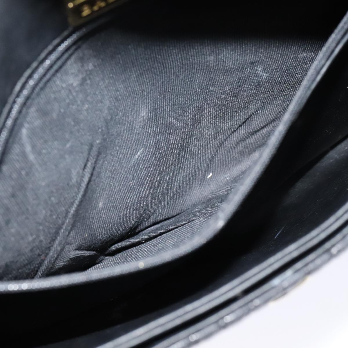 BALLY Quilted Chain Shoulder Bag Leather Black Gold Auth yk17027