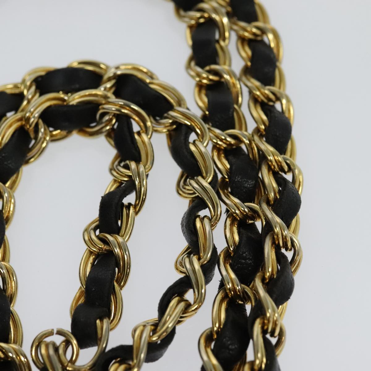 BALLY Quilted Chain Shoulder Bag Leather Black Gold Auth yk17027