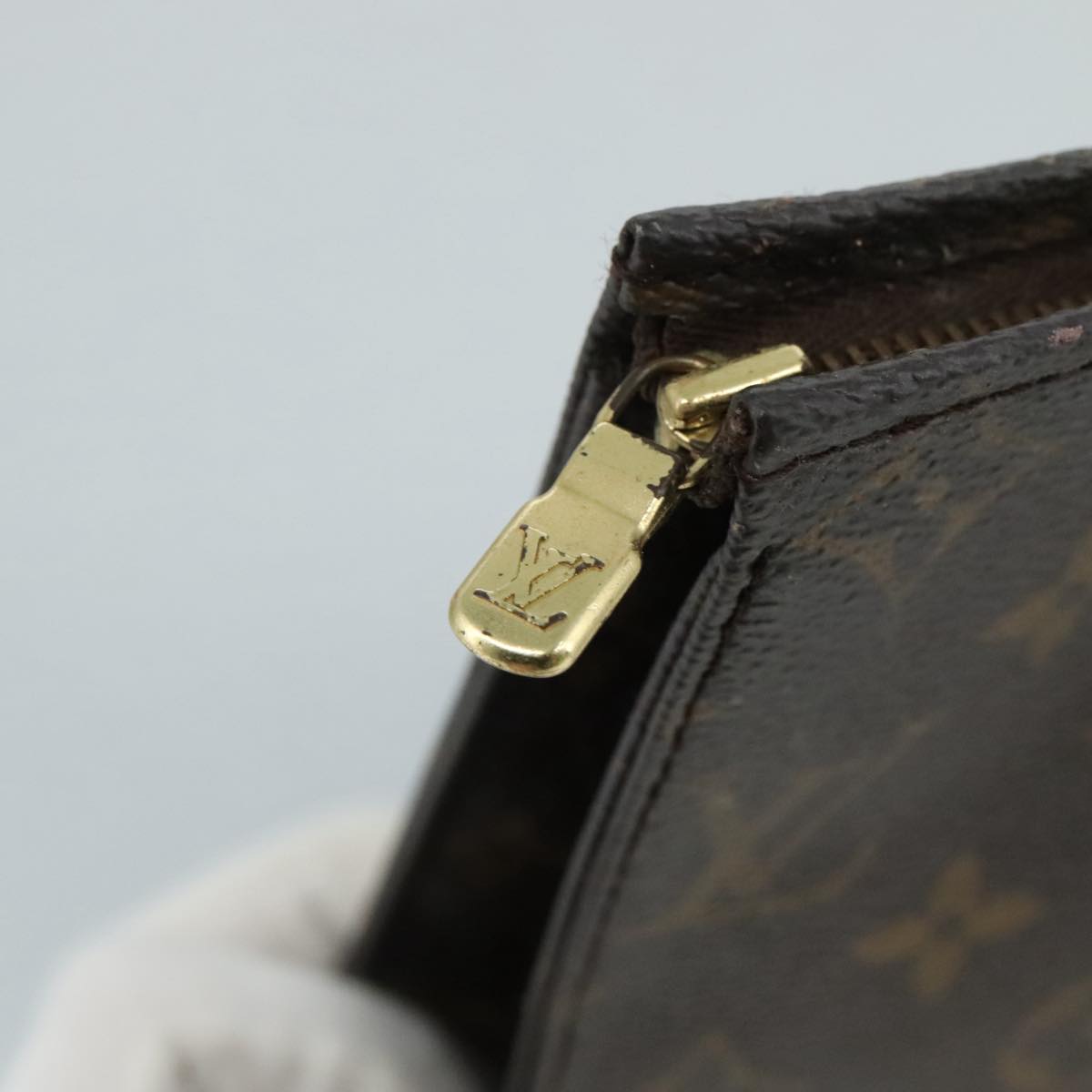 LOUIS VUITTON Monogram Poche Toilette 19 Pouch M47544 LV Auth yk17090