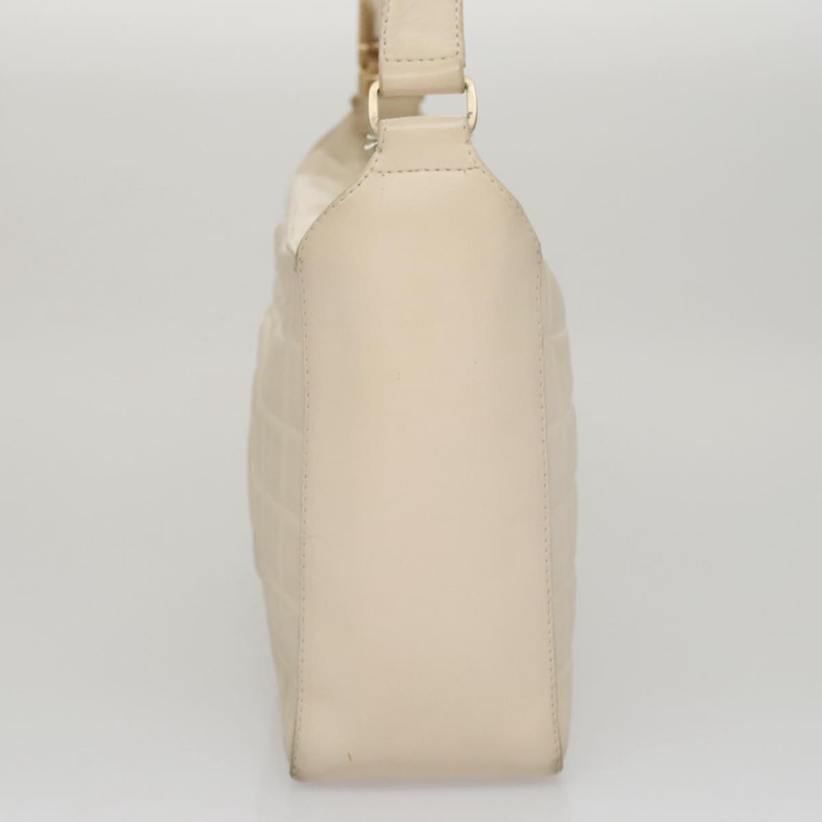 CHANEL Choco Bar Shoulder Bag Leather White CC Auth yk17128