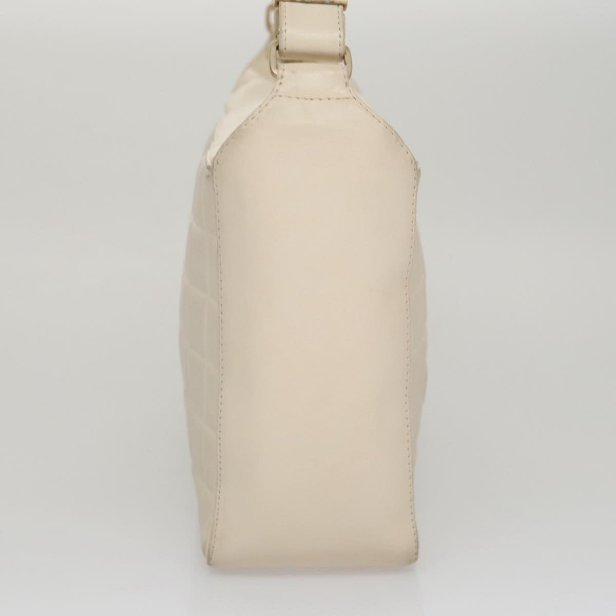 CHANEL Choco Bar Shoulder Bag Leather White CC Auth yk17128