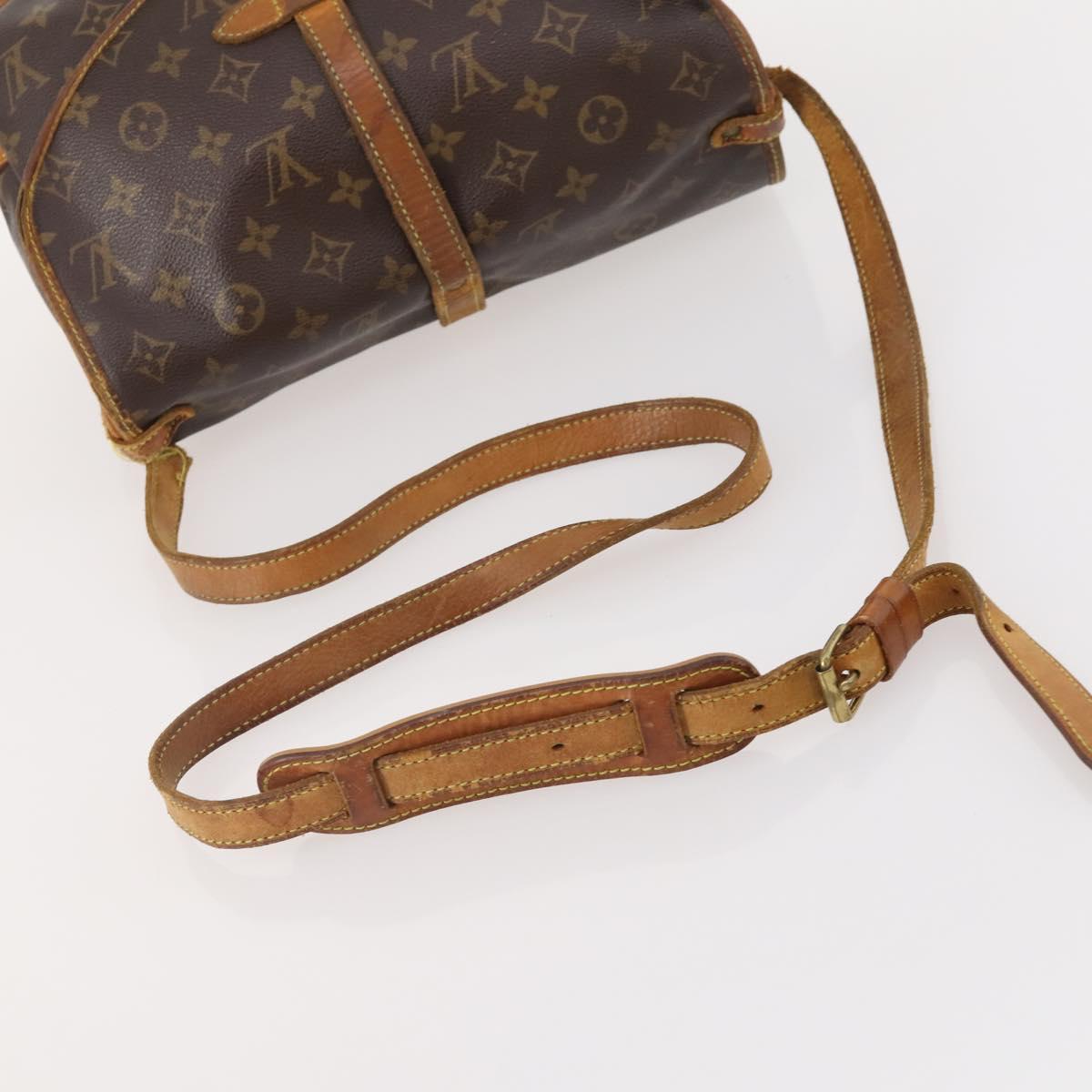 LOUIS VUITTON Monogram Saumur 30 Shoulder Bag M42256 LV Auth YKZ280