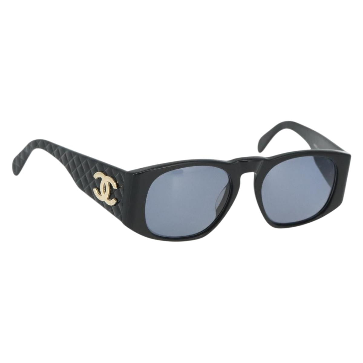 CHANEL Sunglasses plastic Black CC Auth YKZ400