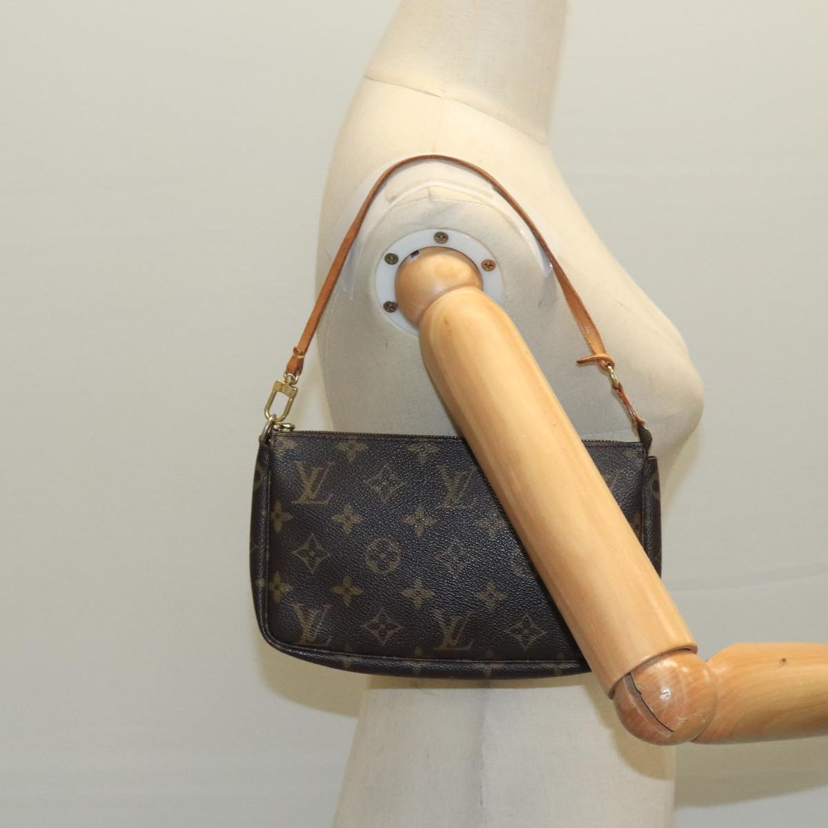 LOUIS VUITTON Monogram Pochette Accessoires Pouch M51980 LV Auth 100000