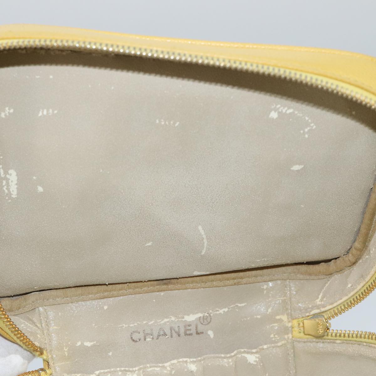 CHANEL Vanity COCO Mark Pouch Caviar Skin Yellow Gold CC Auth 100001