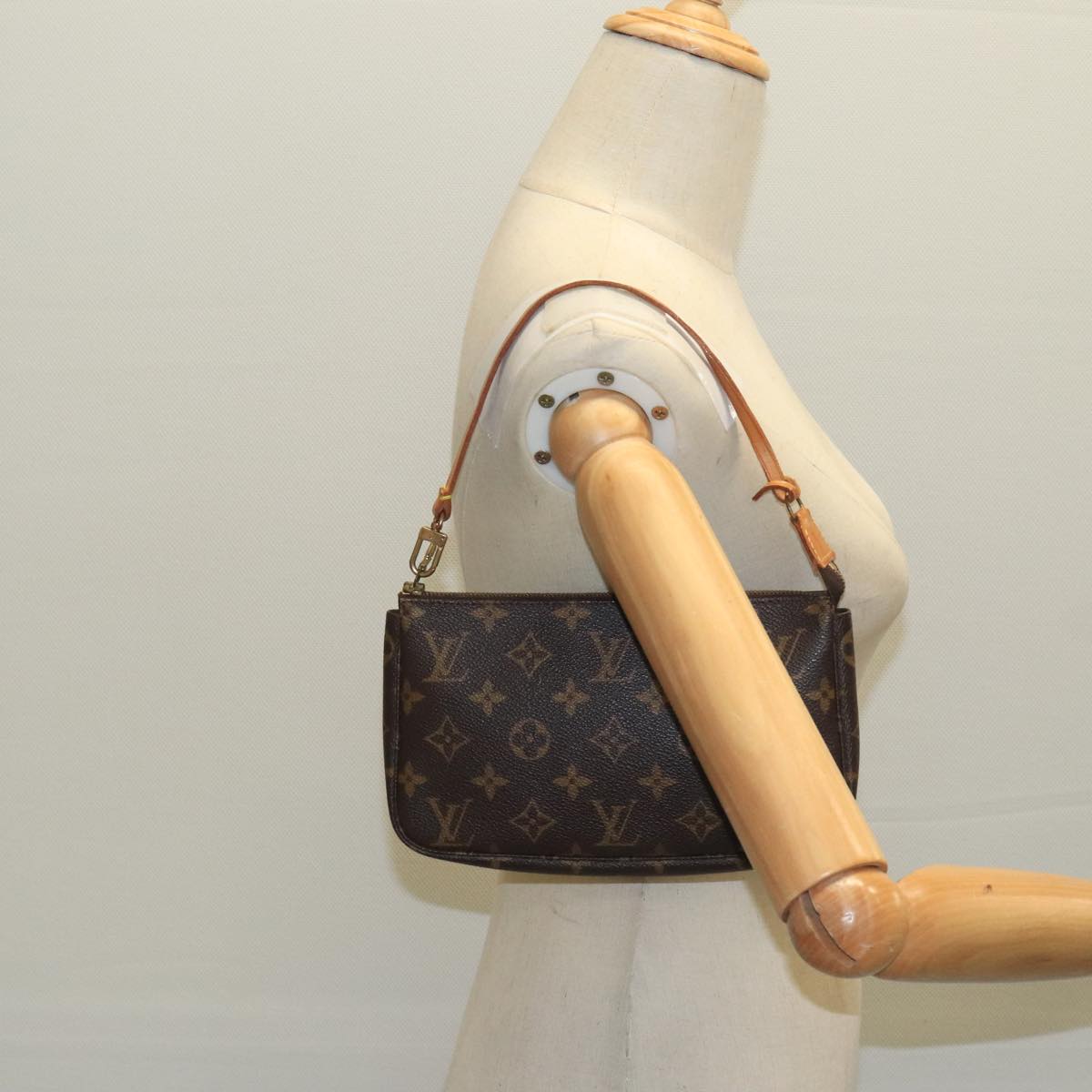 LOUIS VUITTON Monogram Pochette Accessoires Pouch M51980 LV Auth 100008