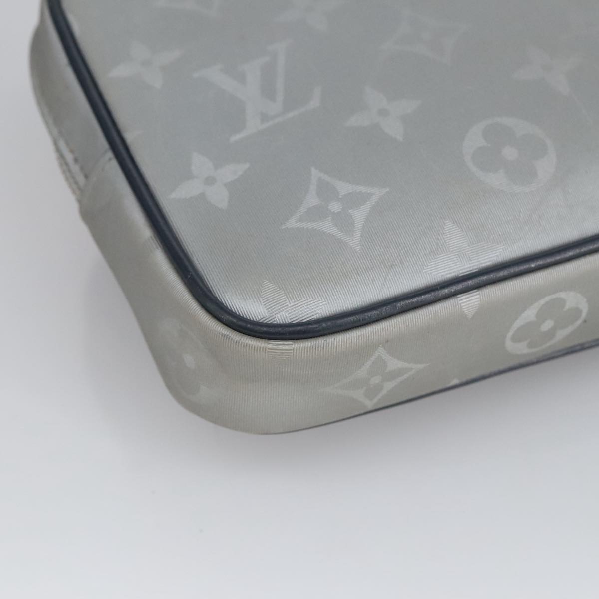 LOUIS VUITTON Monogram Satellite Alpha Pouch Silver M44178 LV Auth 100083