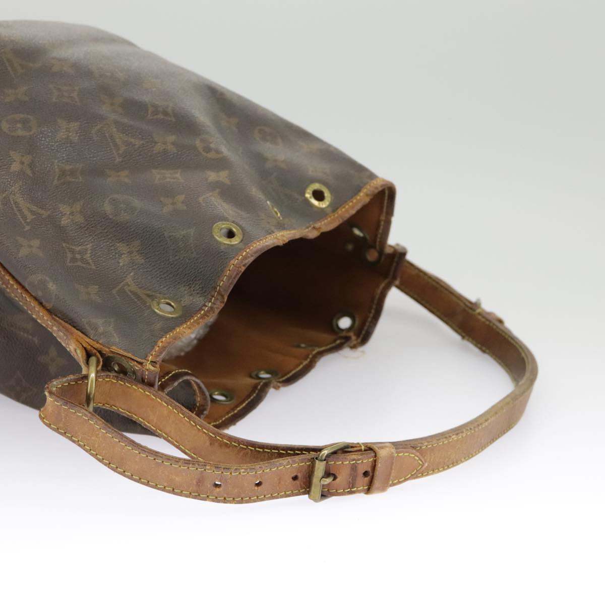 LOUIS VUITTON Monogram Petit Noe Shoulder Bag M42226 LV Auth 100098