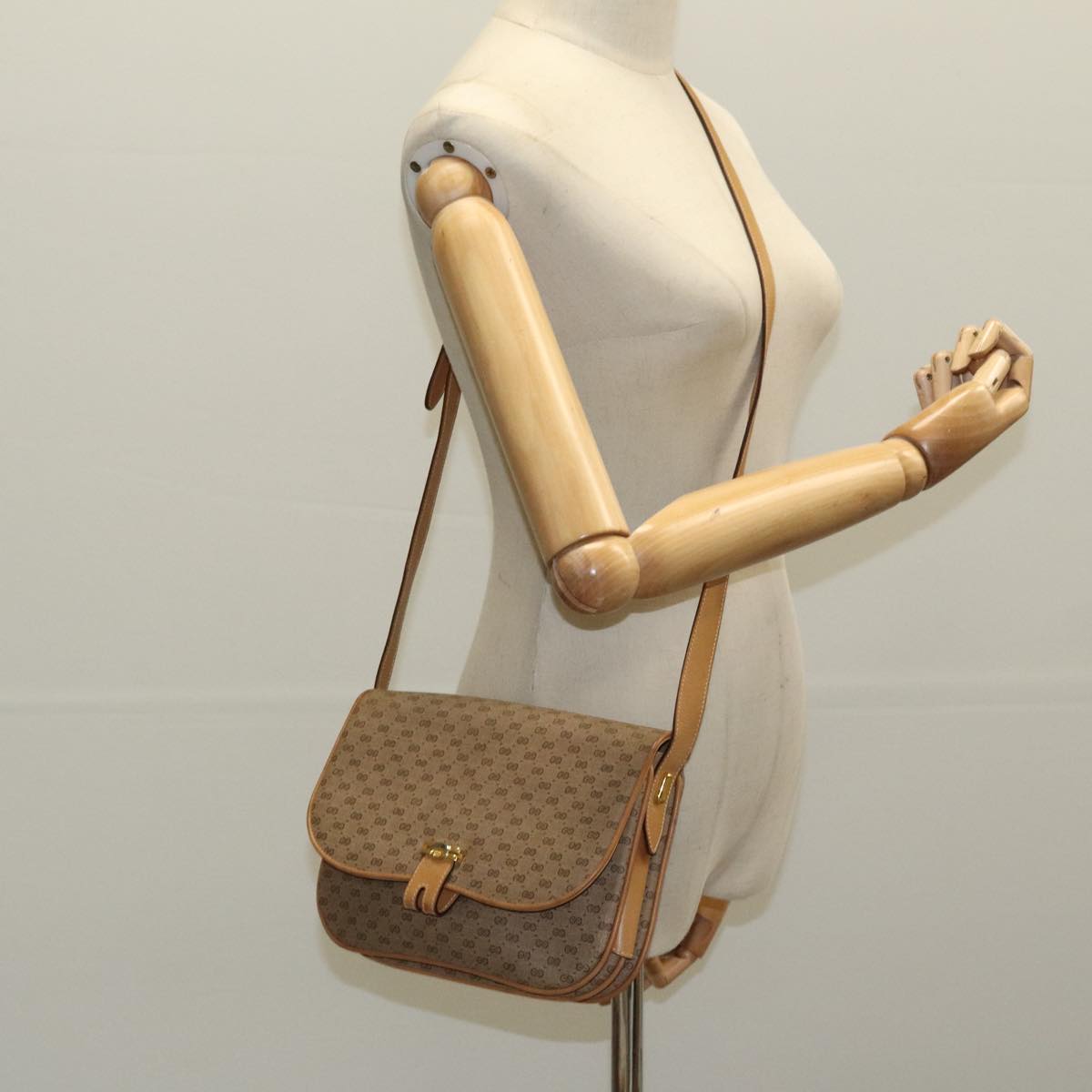 GUCCI Micro GG Supreme Shoulder Bag PVC Beige Gold 001 406 1780 Auth 100267