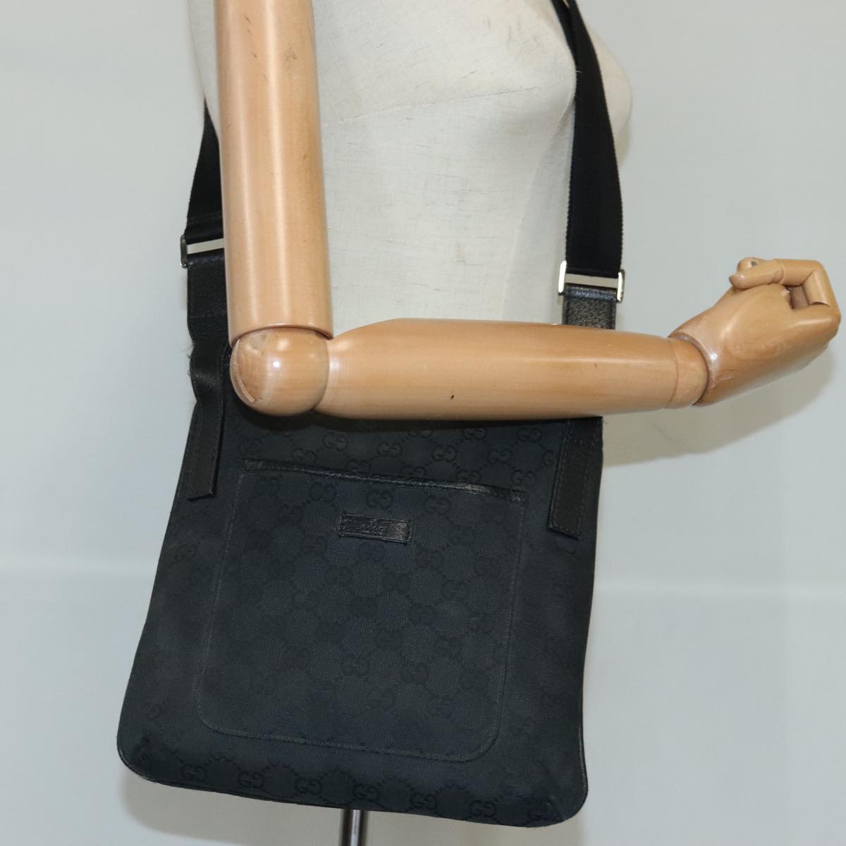 GUCCI GG Canvas Shoulder Bag Black Silver 122793 Auth 100274