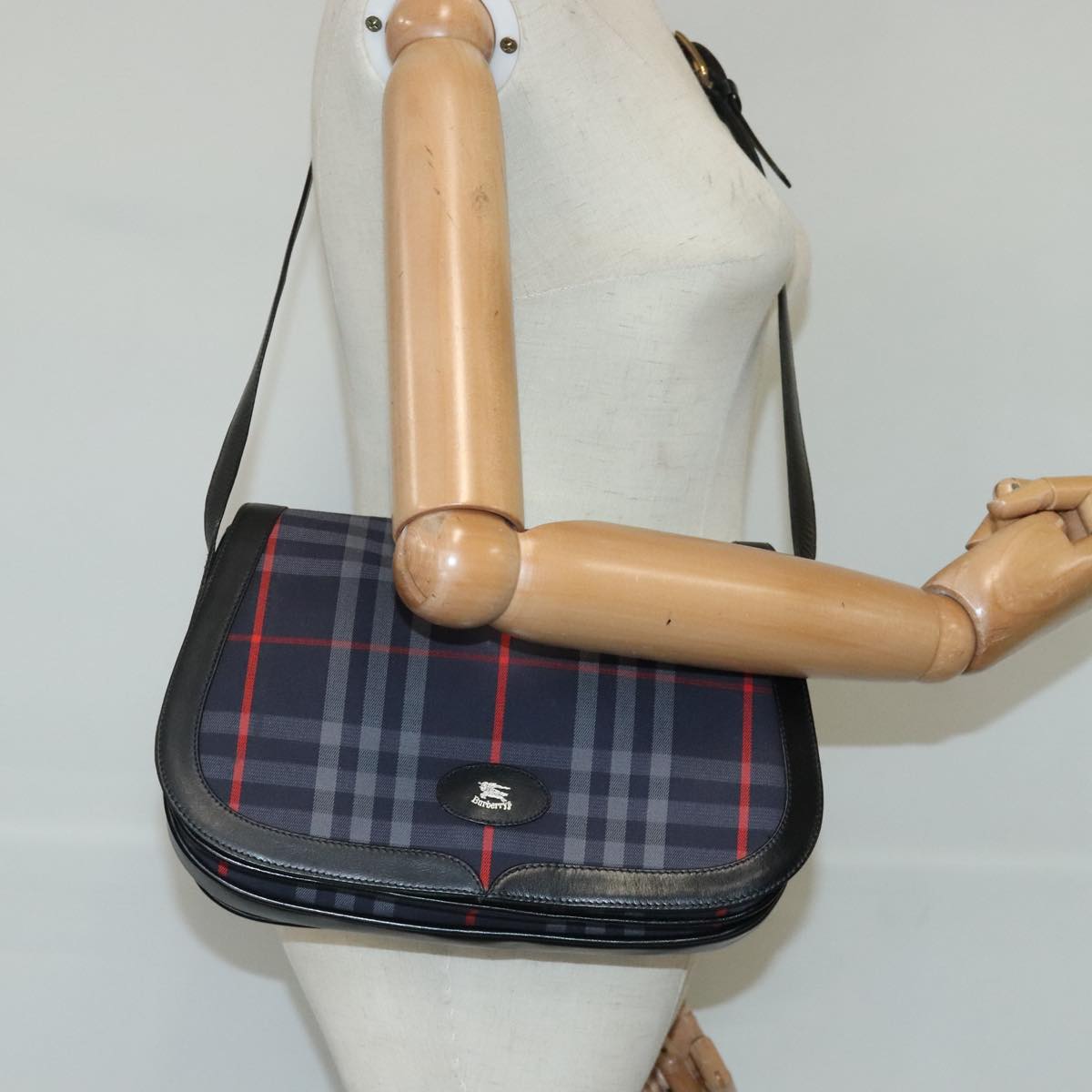 Burberrys Nova Check Shoulder Bag Canvas Navy Auth 100303