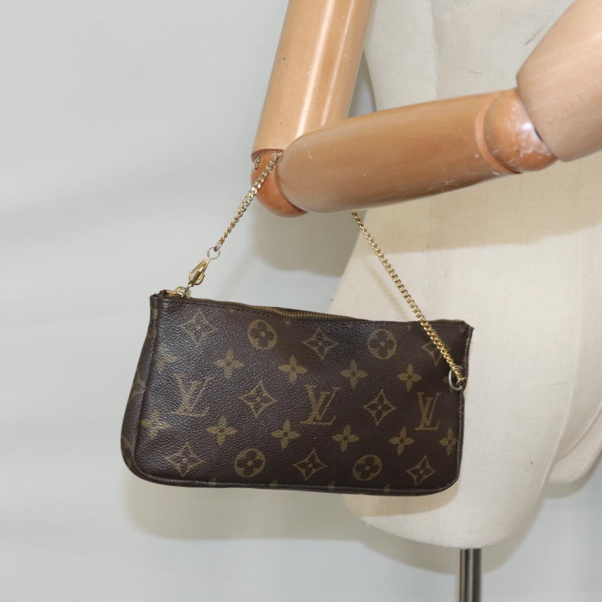 LOUIS VUITTON Monogram Sac Shopping Pouch LV Auth 100308