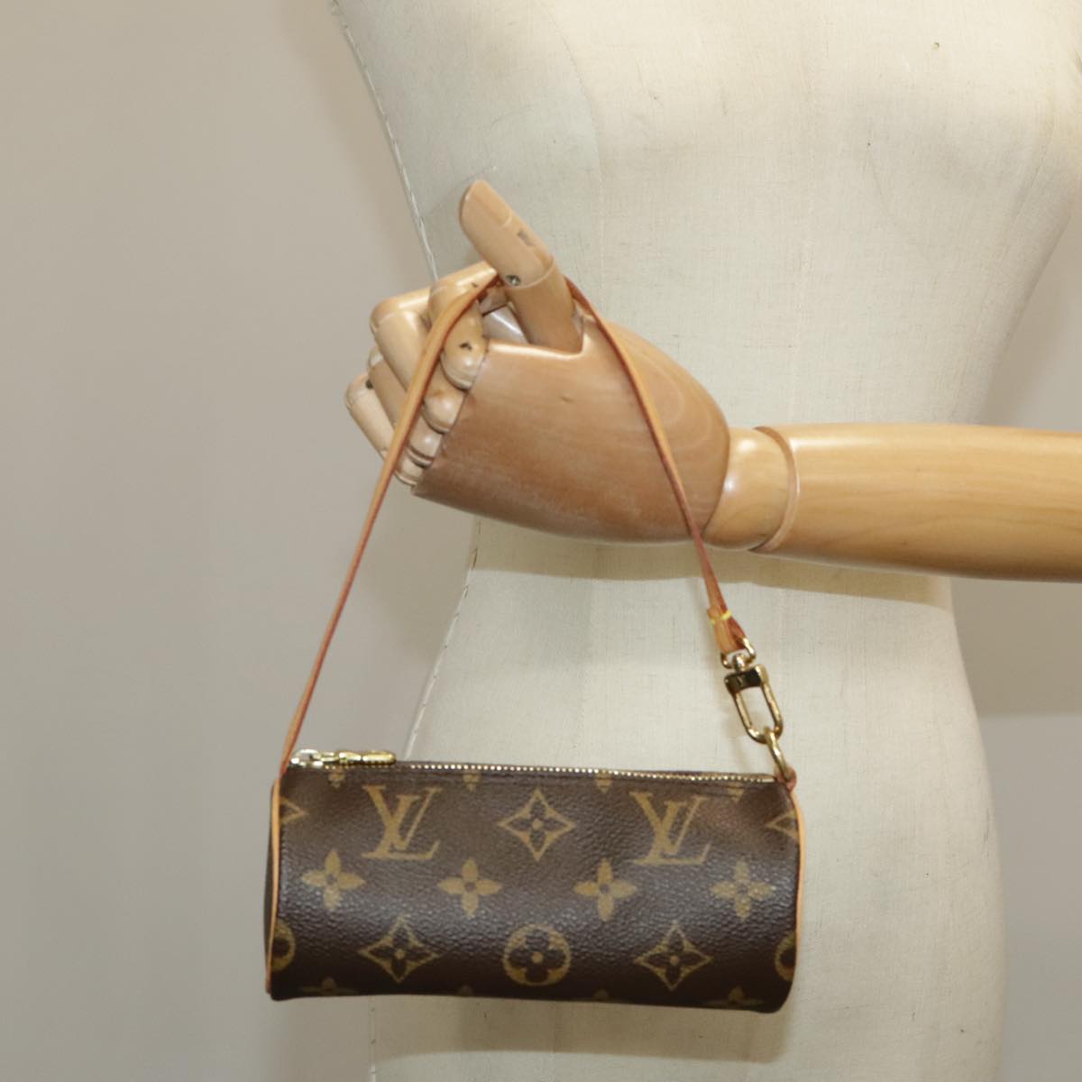 LOUIS VUITTON Monogram Papillon Pouch LV Auth 100575