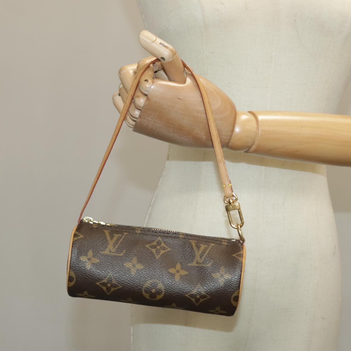 LOUIS VUITTON Monogram Papillon Pouch LV Auth 100576