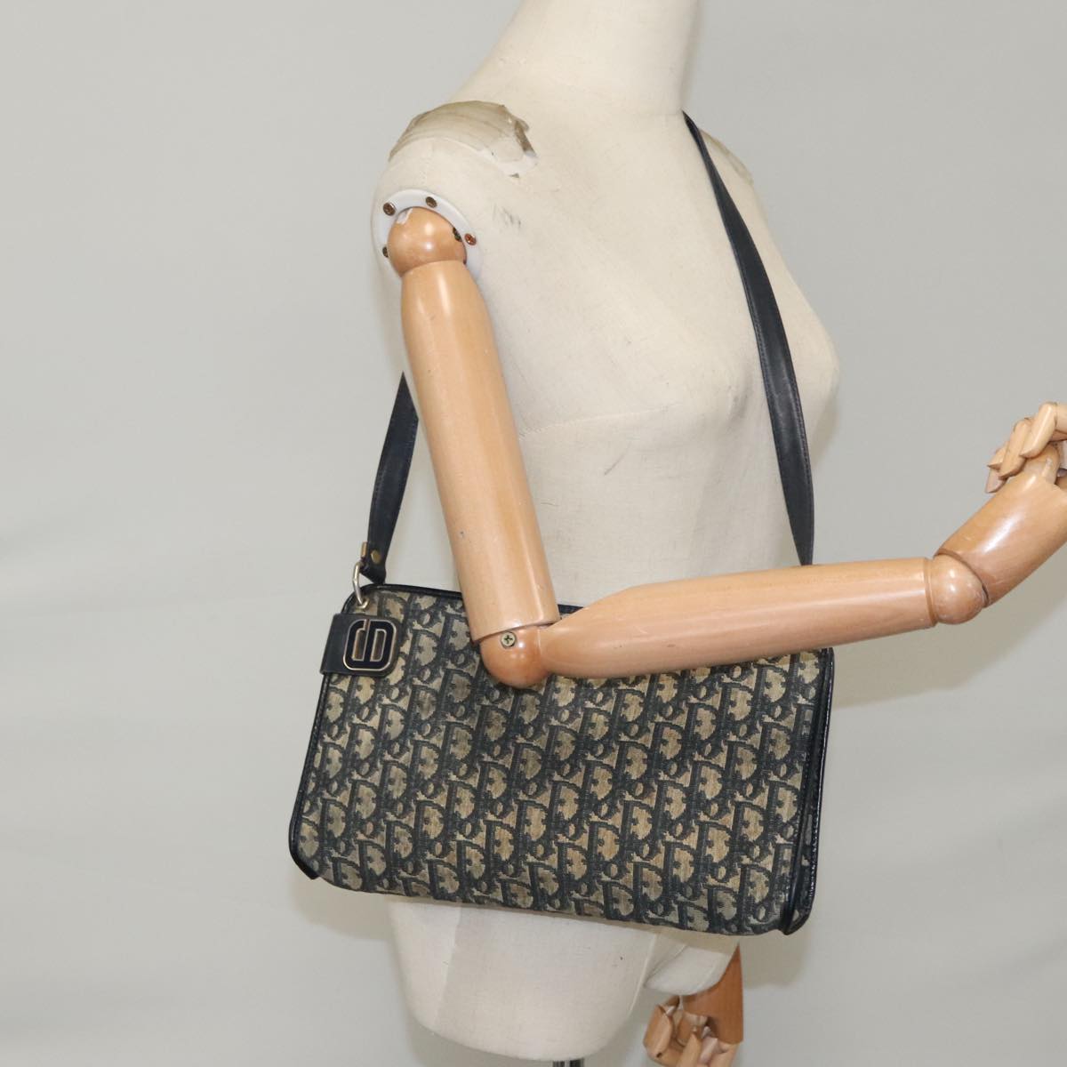 Christian Dior Trotter Canvas Shoulder Bag Beige Navy gold Auth 100669