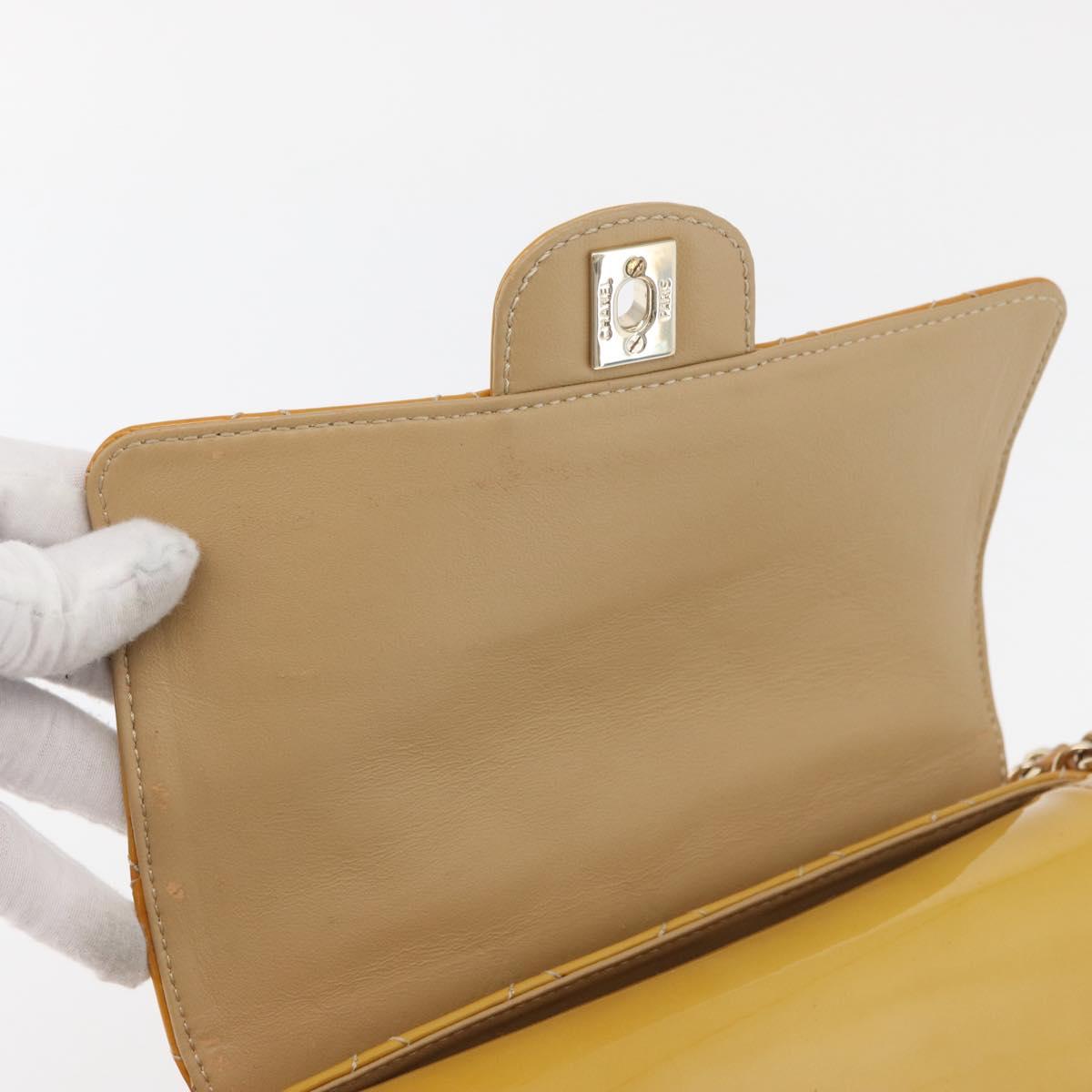 CHANEL Matelasse Chain Shoulder Bag Patent leather Yellow Gold CC Auth 100721