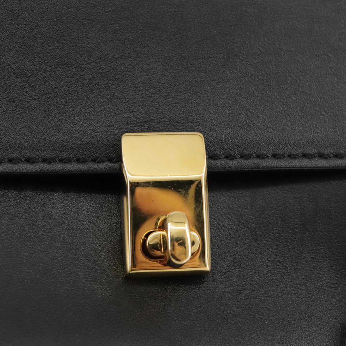 VALENTINO Chain Shoulder Bag Leather Black Gold Auth 100869