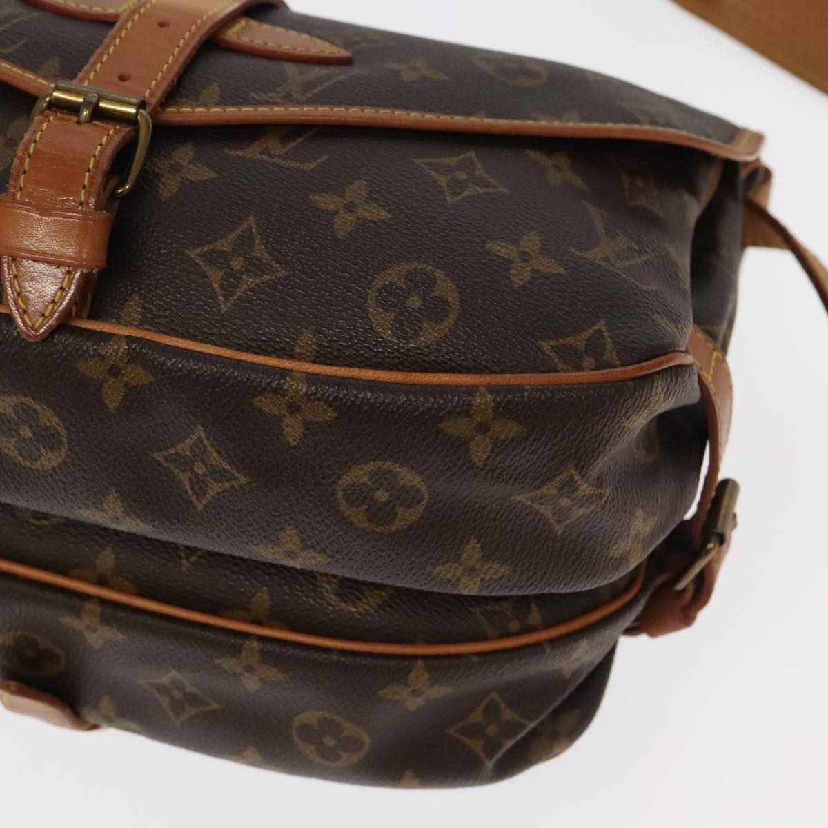 LOUIS VUITTON Monogram Saumur 30 Shoulder Bag M42256 LV Auth 101105