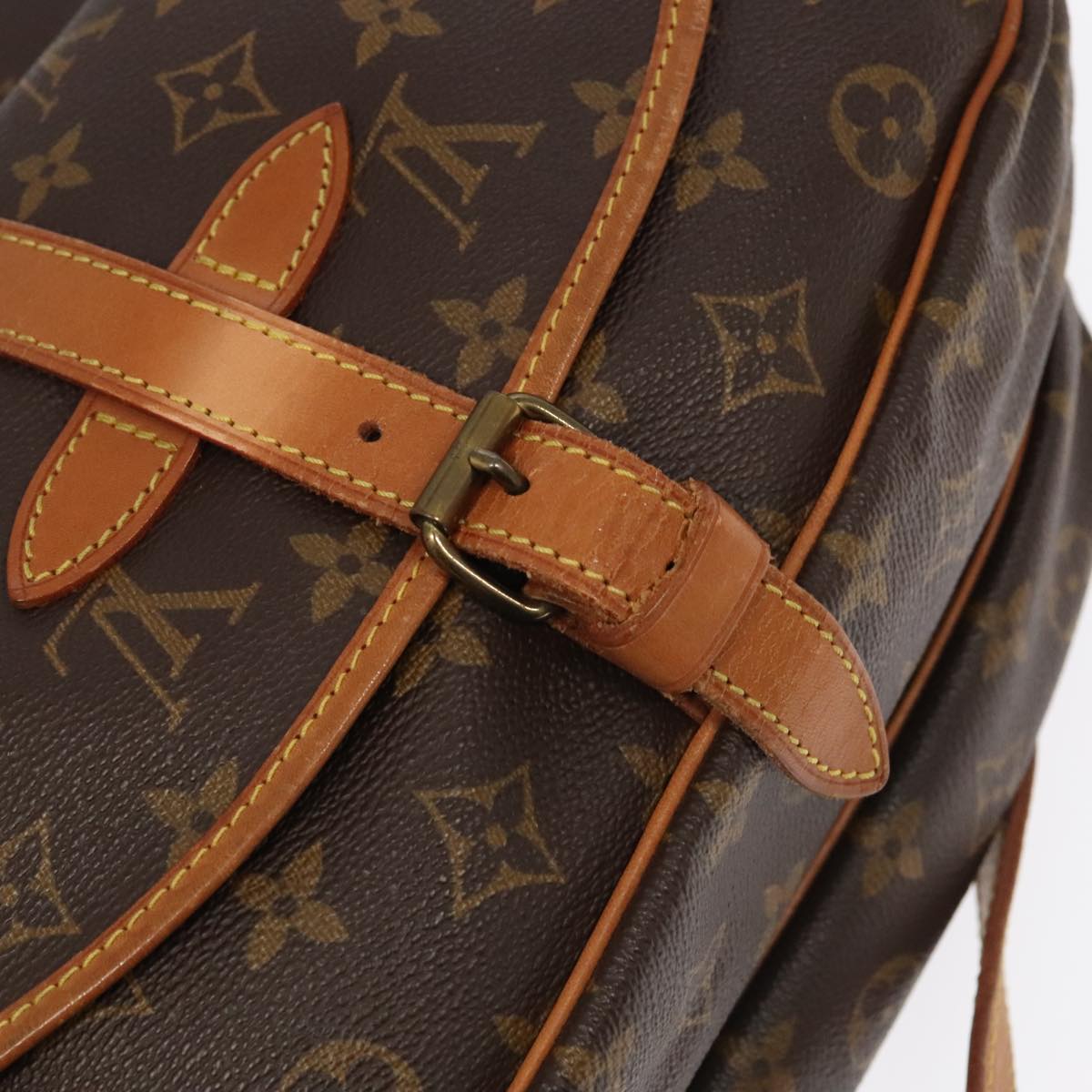 LOUIS VUITTON Monogram Saumur 30 Shoulder Bag M42256 LV Auth 101105